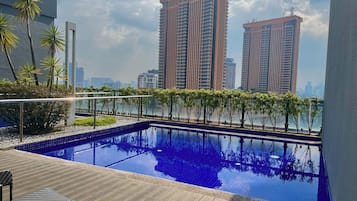 Kolam renang terbuka