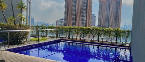 Kolam renang outdoor