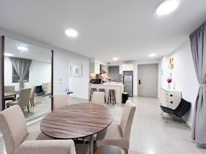 Apartment, 3 Bedrooms | Living room
