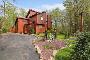 Exterior - Firepit, Arcade, BBQ & Lake Nearby, Pet-Friendly Pocono Getaway (Tobyhanna)