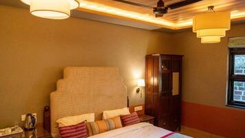 Kamar Mewah, pemandangan kebun | Setrika/meja setrika dan Wi-Fi gratis