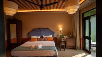 Luxury Room, Garden View | Iron/ironing board, free WiFi