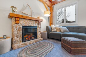 Smart TV, fireplace, books, stereo - Cape Condo - Riverbend Unit 21 (Bethel)