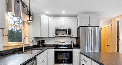 Hanover Hideaway- Brand New Ski Chalet!