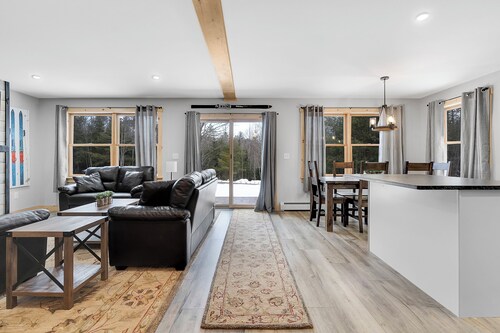 Hanover Hideaway- Brand New Ski Chalet!