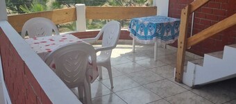 Hermosa casa en playa pulpos, cerca de las playas, comercial KM40 .