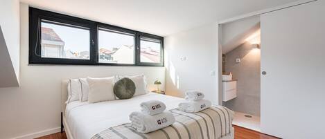 1 bedroom, internet, bed sheets