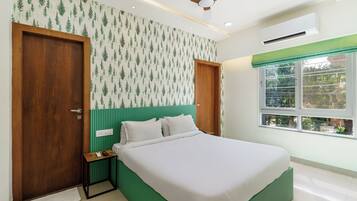 Room, Balcony, Mountain View | In-room safe, laptop workspace, free WiFi