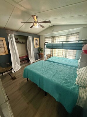 2 bedrooms, WiFi, bed sheets