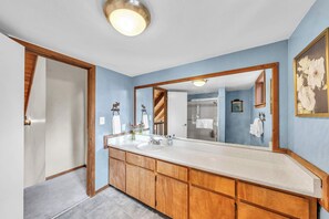 淋浴设施、吹风机、毛巾