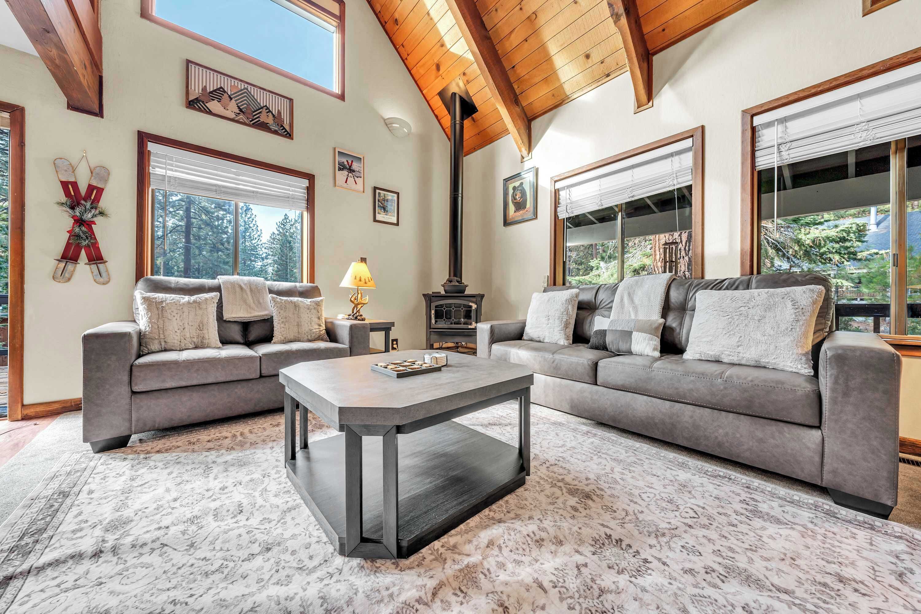 TV, fireplace, offices