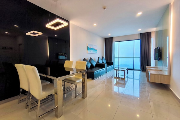 Apartment, 2 Bedrooms | Living area | 40-inch TV with cable channels