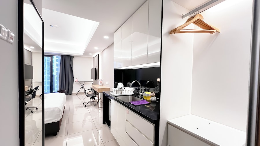 Grand Ion Delemen by Manhattan Group