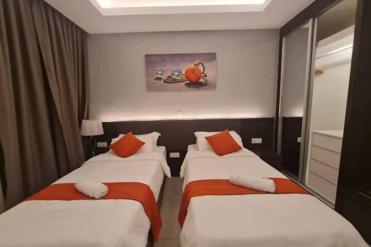 2 bedrooms, bed sheets