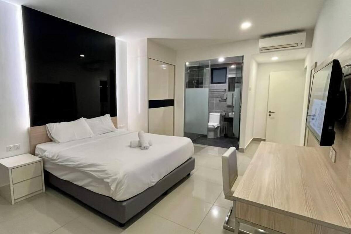 2 bedrooms, bed sheets