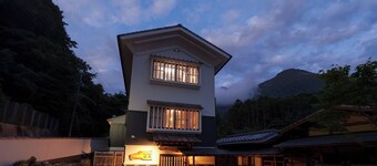Newly opened 127m2 private house Accommodates u / Yufu Ōita