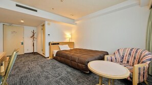 1 habitación, escritorio, tabla de planchar con plancha y wifi gratis 