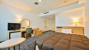 Desk, iron/ironing board, free WiFi, bed sheets