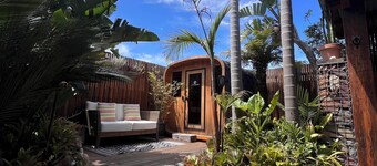 Tathra Tides | Private Sauna | Walk to Beach & Cafes |Tropical Gardens