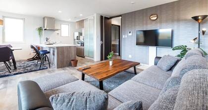 THE MOONA vacation rental house Parking available for 2 cars on site4 bedroomsMAX 12 people / Sapporo HokkaidĆ