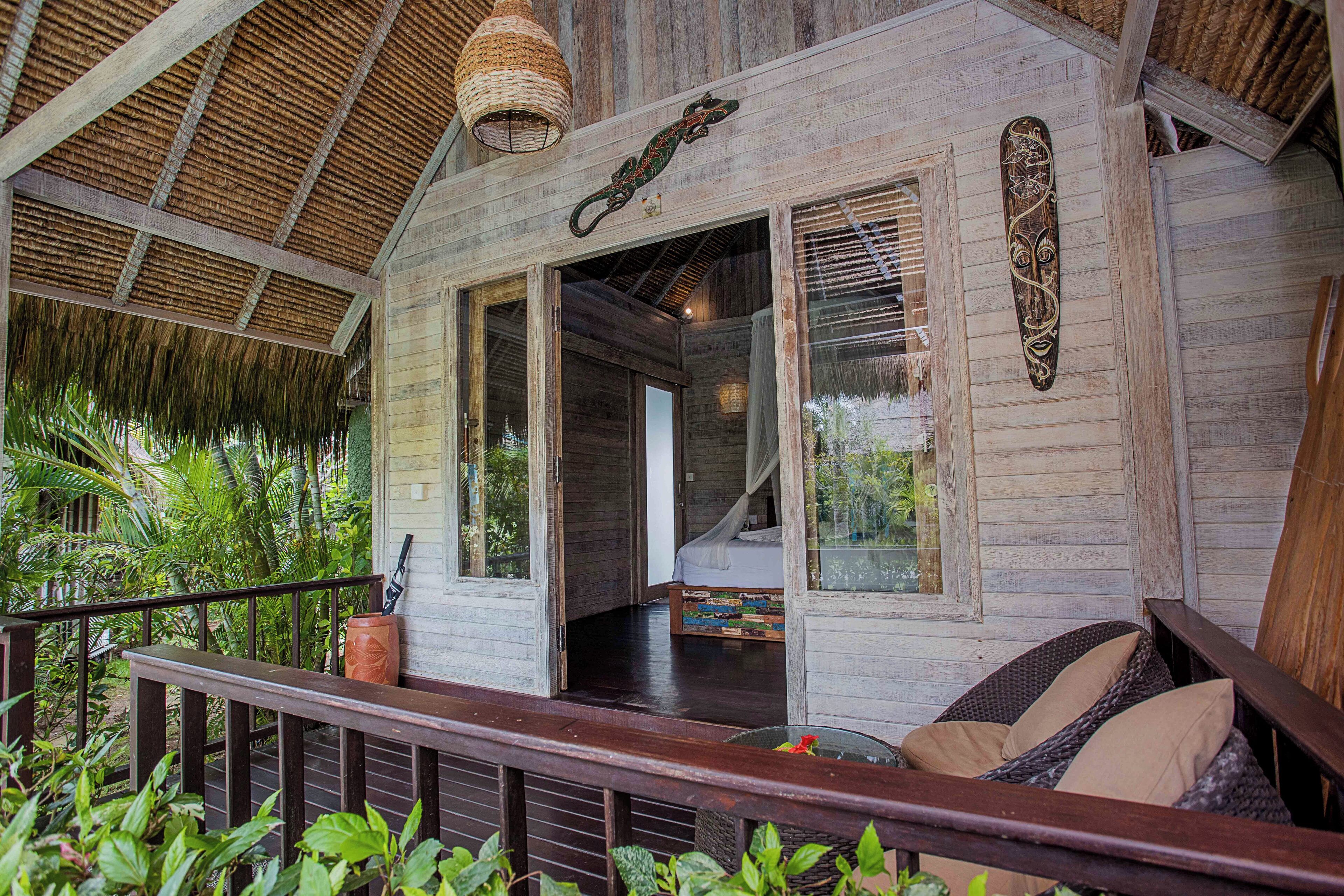 デラックス バンガロー ガーデンビュー | ノートパソコン用作業スペース、WiFi (無料)、ベッドシーツ