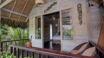 Deluxe Bungalow, Garden View | Laptop workspace, free WiFi, bed sheets