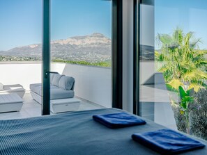 3 soverom, skrivebord, strykejern/-brett og wi-fi