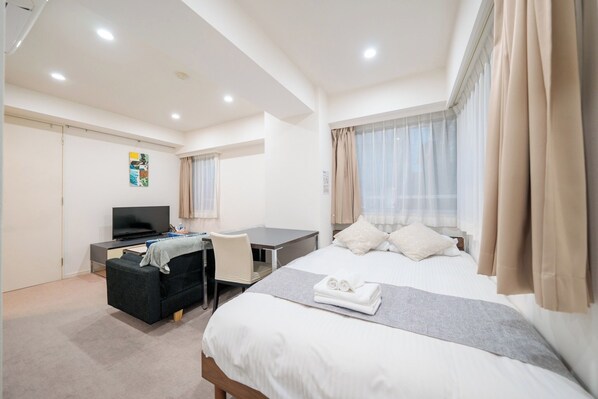 1 chambre, bureau, accès Internet, draps fournis