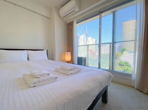 1 bedroom, desk, Internet, bed sheets