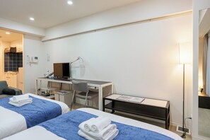 1 bedroom, desk, Internet, bed sheets