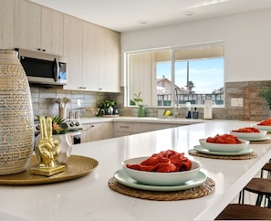Fridge, microwave, oven, stovetop - Mins To OT + Heated POOL & HOT TUB + Game Room + Sleeps 14 + Family Friendly! (Scottsdale)