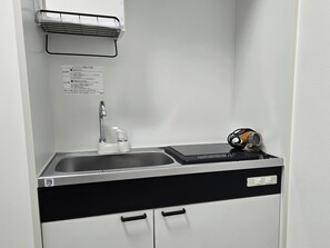 Fridge, microwave, stovetop, cookware/dishes/utensils - Kotoden Kataharacho About 1 minute walk Located in the arcade of Takamatsu Central Shopping Street / Takamatsu Kagawa (Takamatsu)