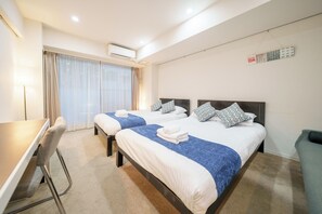 1 bedroom, desk, internet, bed sheets