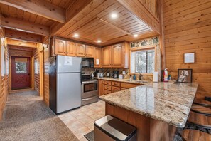 Fridge, microwave, oven, stovetop - Bisonhead Cabin | Fire Pit + Hot Tub & Near Lake! (Island Park)