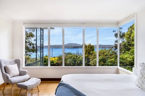 3 chambres, fer et planche à repasser, Wi-Fi, draps fournis