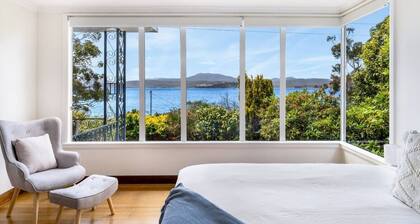 Lemonade by the Beach: Serene Huon Valley Retreat with Water Views