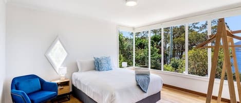 3 habitaciones, tabla de planchar con plancha, wifi y ropa de cama