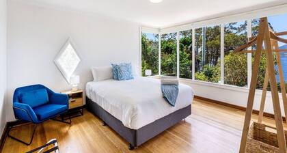 Lemonade by the Beach: Serene Huon Valley Retreat with Water Views