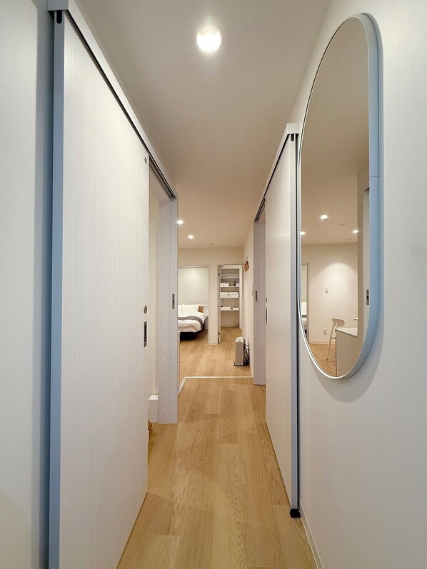 3 habitaciones, tabla de planchar con plancha y wifi gratis 