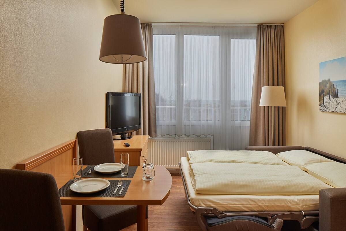 Classic Apartment, 1 Bedroom | 2 bedrooms, individually furnished