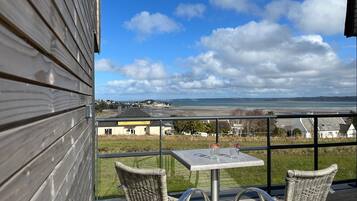 Căn hộ phong cách cổ điển, 1 phòng ngủ | Ban công