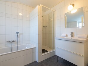 컴포트 하우스, 침실 1개 | 욕실 | 욕조