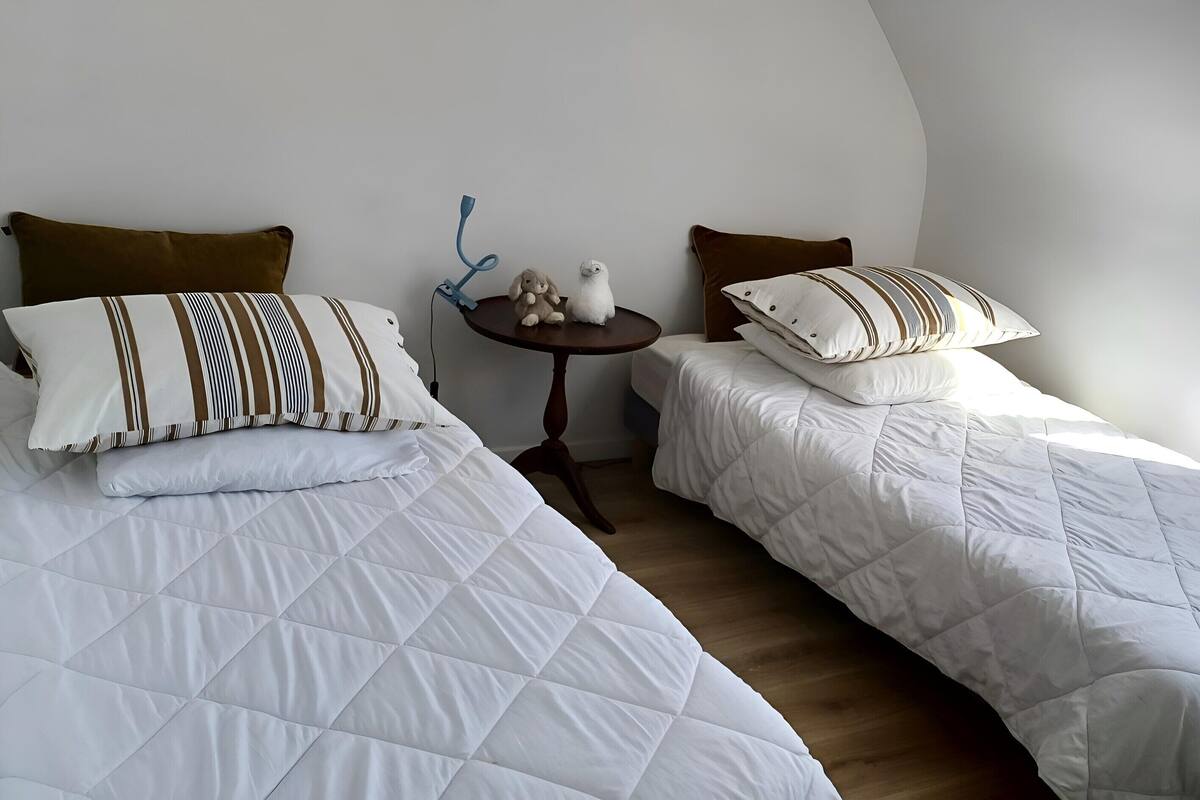 Classic House, 4 Bedrooms | 9 bedrooms, individually furnished, bed sheets