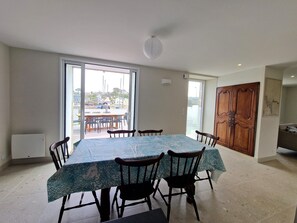 Classic House, 3 Bedrooms | Dining