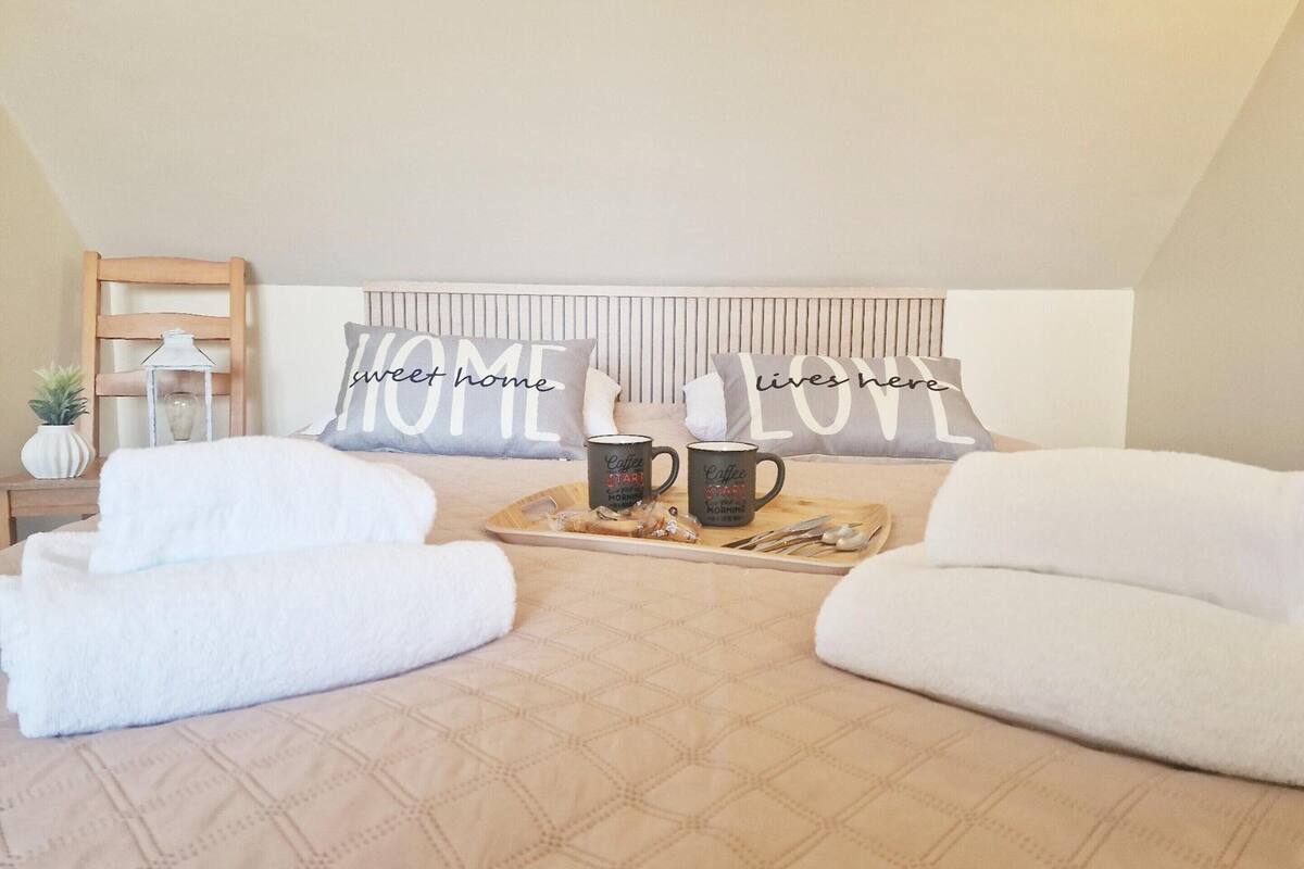 Classic House, 2 Bedrooms | 9 bedrooms, individually furnished, bed sheets