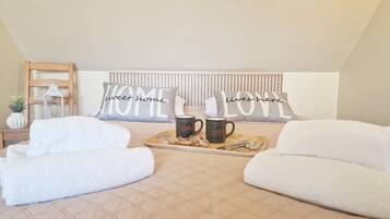 9 bedrooms, individually furnished, bed sheets
