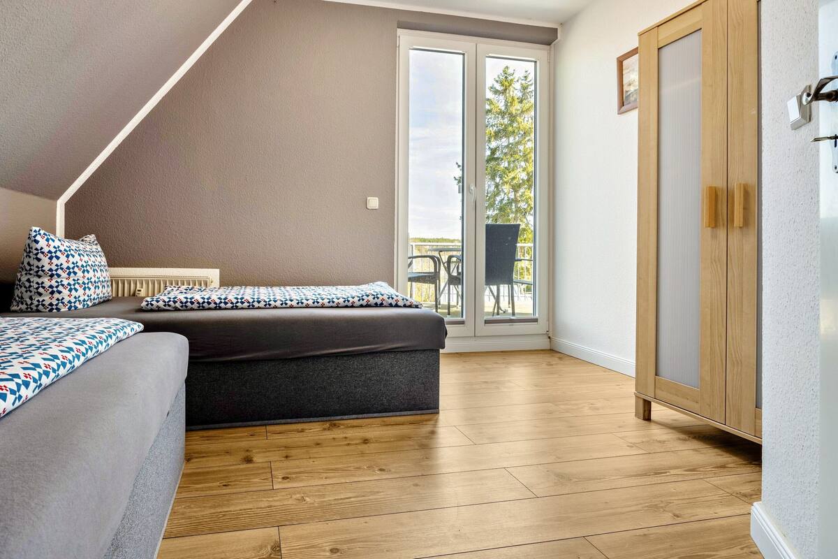 4 bedrooms, individually furnished