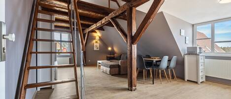 Classic Apartment, 2 Bedrooms | Living room
