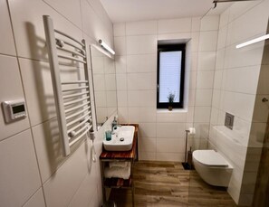 Elite House, 3 Bedrooms | Bathroom - Comfortable House by the Beach in Stepnica (Stepnica)