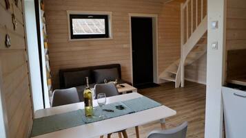 Deluxe House, 3 Bedrooms | Dining